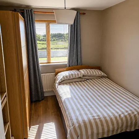 Entire With Private Garden & Parking In Holiday home Kells (Meath)