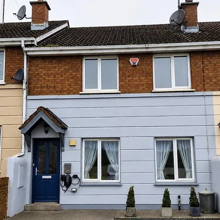 Holiday home Entire With Private Garden & Parking In *